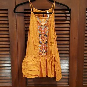 Xhiliration Embroidered Peplum Tank Top | size L